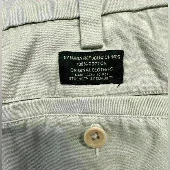 Banana Republic Chinos - cream men’s pants - Picture 3 of 4